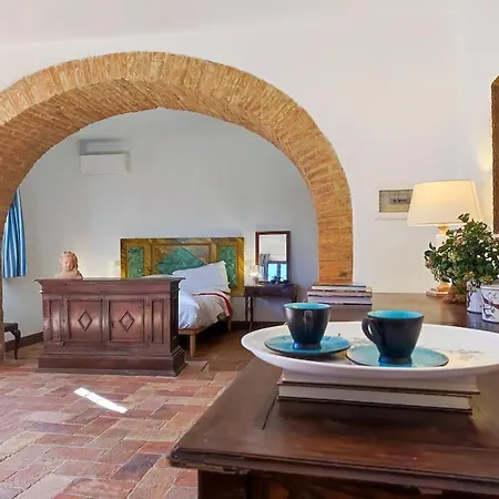 Mascagni Farmhouse In Val D'orcia